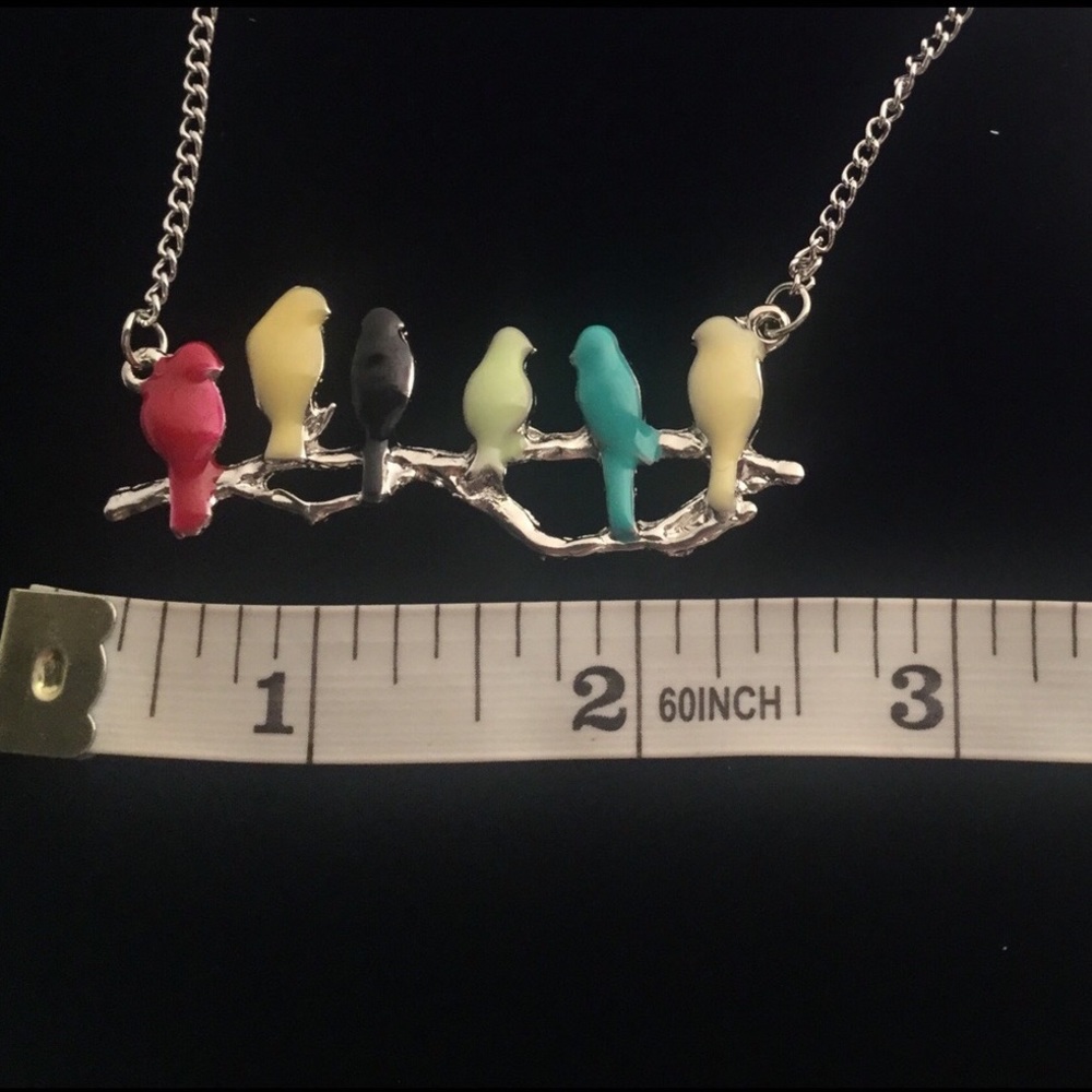 Beautiful multi colored bird necklace silver NEW - Picture 3 of 7